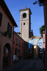via XX Settembre il Campanile e il Municipio